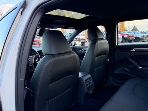 Used 2021 Volkswagen Passat 2.0T R-Line image 37