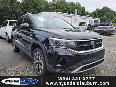 Used 2023 Volkswagen Taos SE w/ Panoramic Sunroof Package
