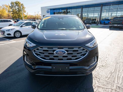 Used 2024 Ford Edge Titanium image 2