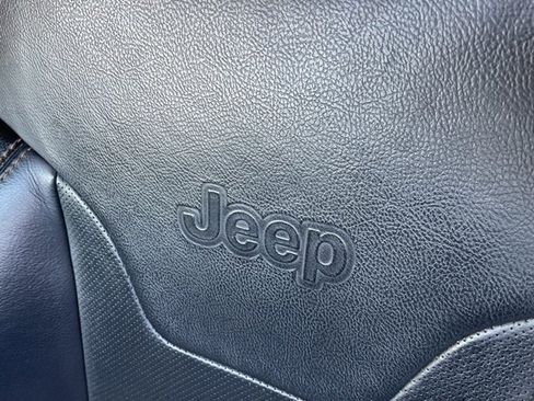 Used 2020 Jeep Compass Limited image 19