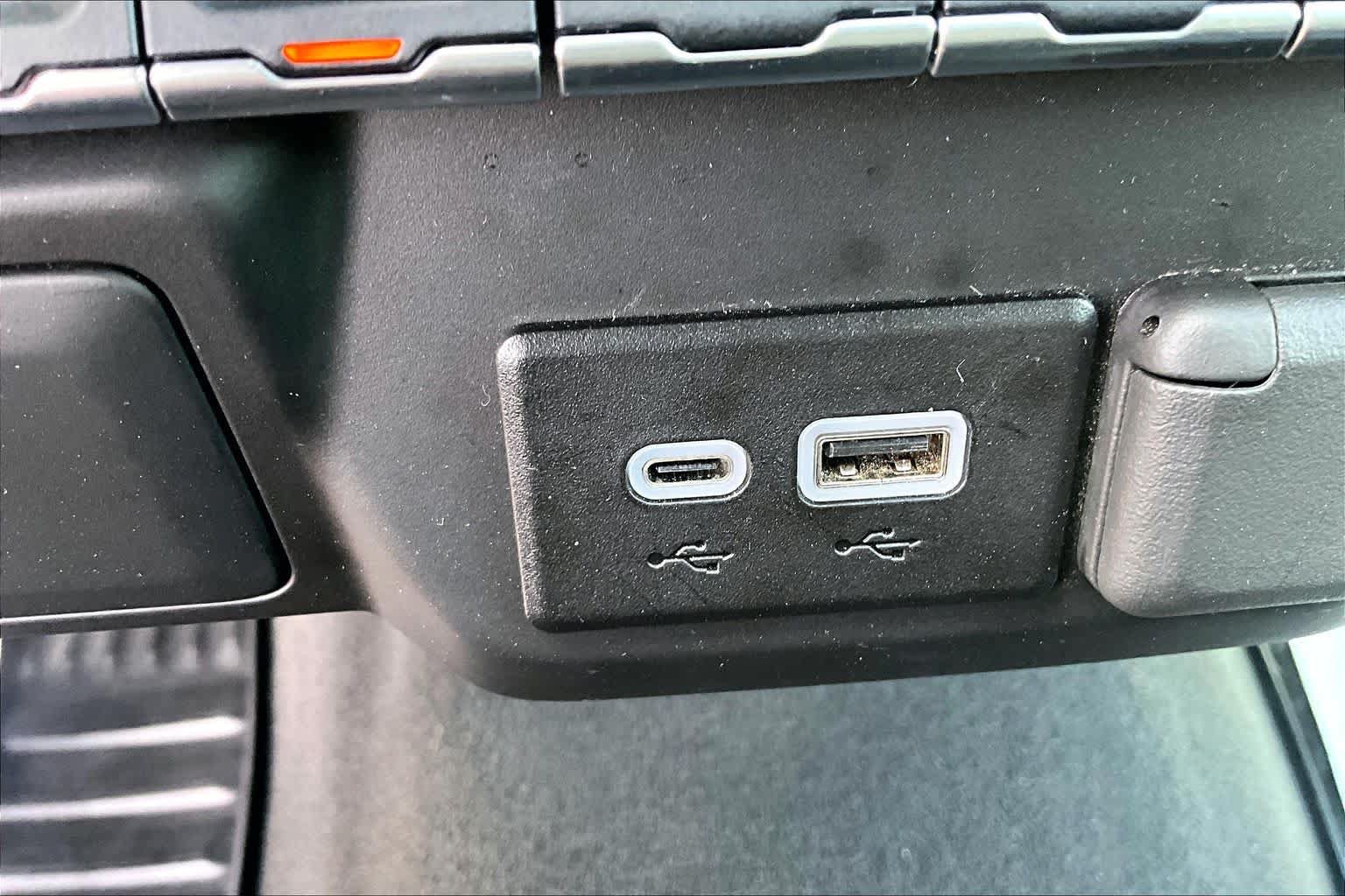 Used 2024 Chevrolet Silverado 1500 Custom RWD image 32