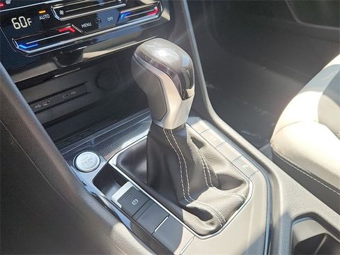 New 2025 Volkswagen Taos SE image 9