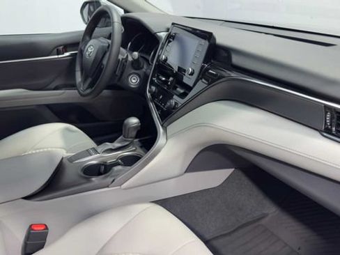 Used 2023 Toyota Camry SE FWD image 11