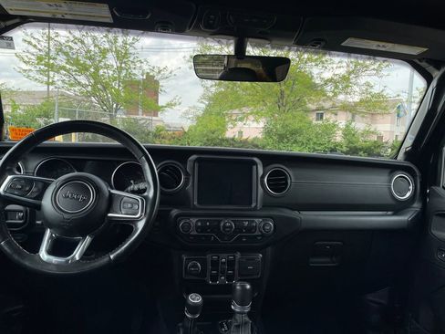 Used 2023 Jeep Wrangler Unlimited Sahara w/ Cold Weather Group AWD/4WD image 12