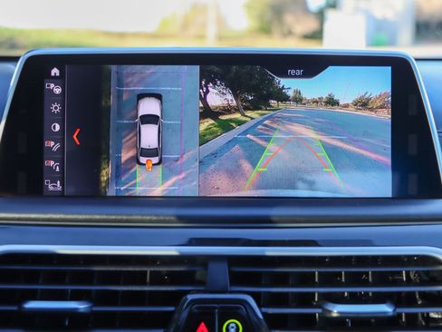 Used 2019 BMW 740i w/ Executive Package image 38