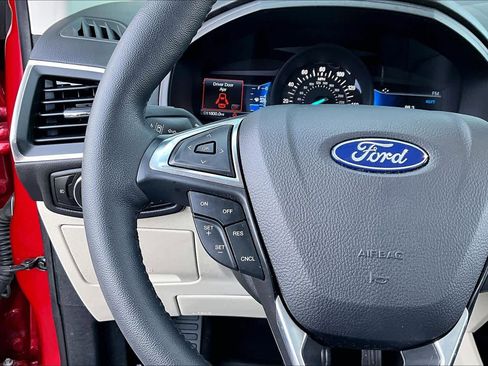 Used 2024 Ford Edge Titanium image 24