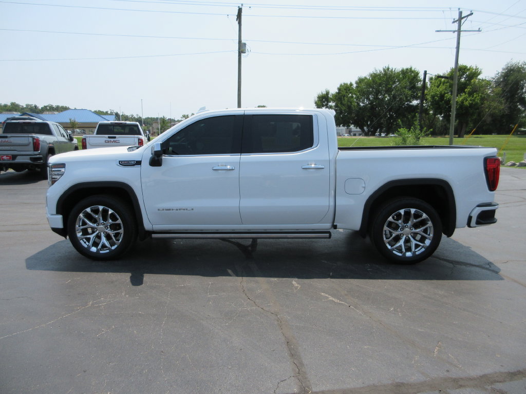 Certified 2022 GMC Sierra 1500 Denali w/ Denali Reserve Package AWD/4WD image 12