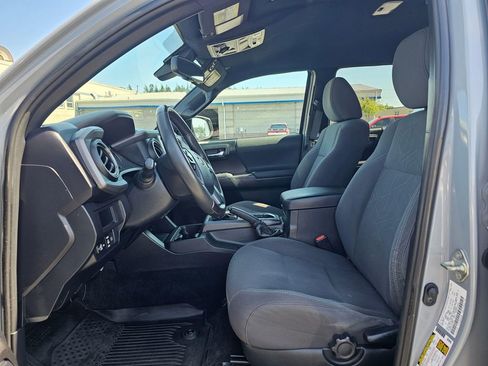 Used 2019 Toyota Tacoma TRD Off-Road AWD/4WD image 21
