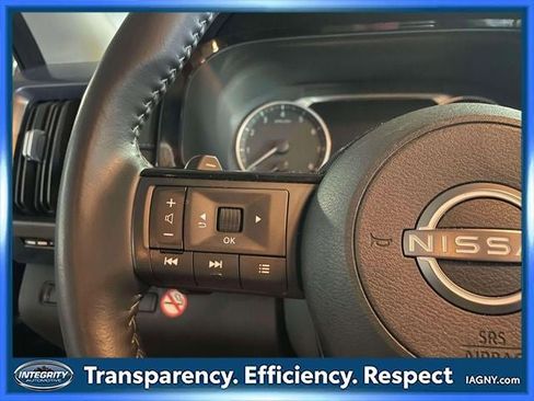 Used 2025 Nissan Pathfinder SL AWD/4WD image 22