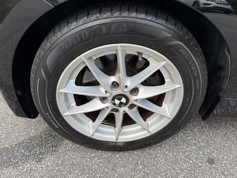 Used 2011 BMW 128i Convertible image 27