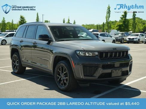 New 2026 Jeep Grand Cherokee Altitude AWD/4WD image 1