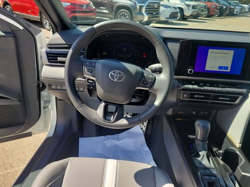 Certified 2025 Toyota Camry SE w/ Convenience Package FWD image 17