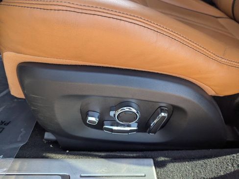 Used 2019 Jaguar XJ R-Sport image 23