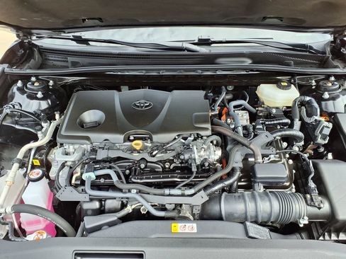 Used 2025 Toyota Camry SE FWD image 34