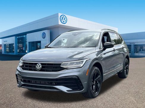 Used 2024 Volkswagen Tiguan SE R-Line AWD/4WD image 3