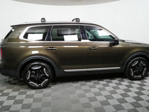 Used 2024 Kia Telluride EX image 2