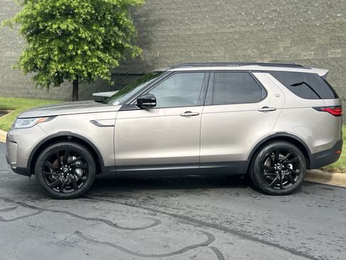 Certified 2025 Land Rover Discovery S AWD/4WD image 4