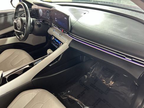 Used 2021 Hyundai Elantra Limited FWD image 28
