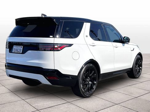 Used 2025 Land Rover Discovery Dynamic SE AWD/4WD image 13