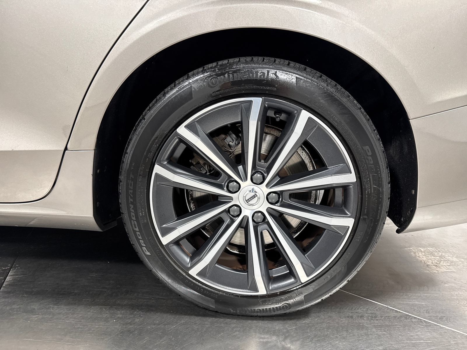 Used 2021 Volvo S60 T6 Momentum w/ Premium Package AWD/4WD image 12