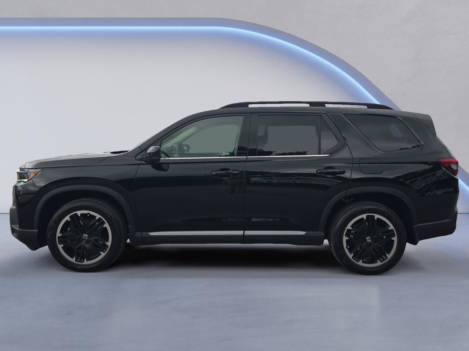 New 2026 Honda Pilot Touring image 2