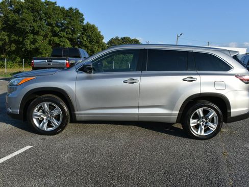 Used 2016 Toyota Highlander Limited FWD image 9