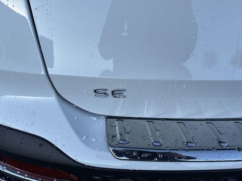 New 2025 Volkswagen Taos SE image 7