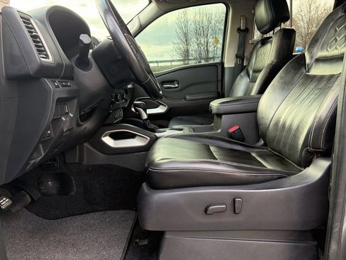 Used 2023 Nissan Frontier SV w/ SV Premium Package image 10