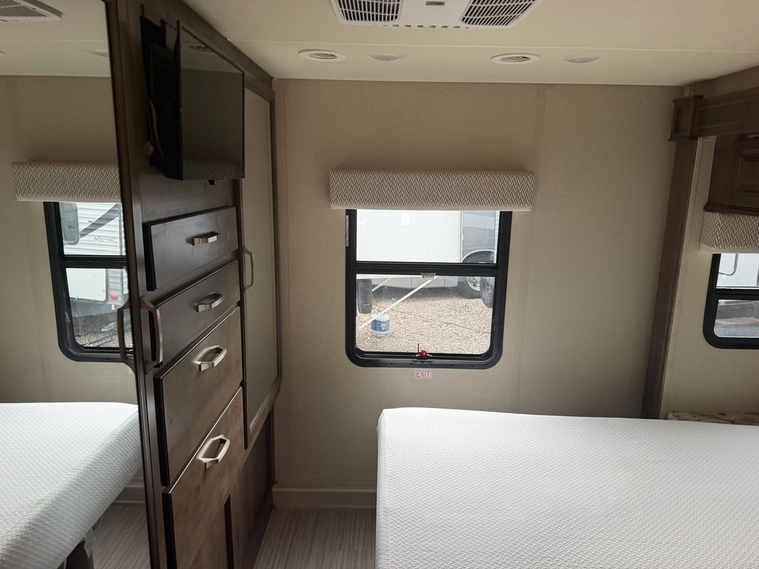 Used 2019 Ford E-450 and Econoline 450 Super Duty w/ Motorhome Prep Package RWD image 23