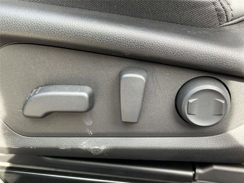 Used 2026 Subaru Outback Premium image 9