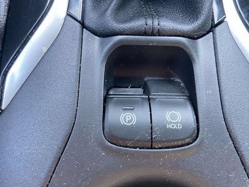 Used 2025 Toyota Corolla Cross AWD Hybrid image 31