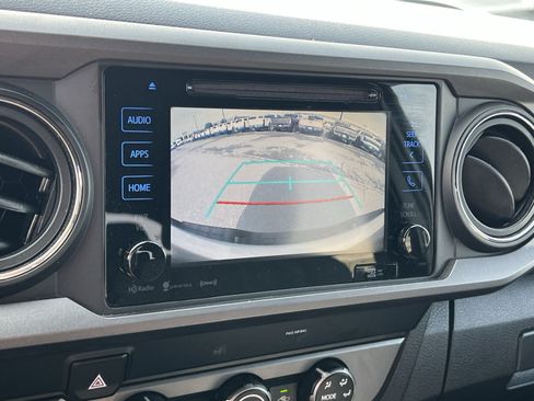 Used 2019 Toyota Tacoma TRD Sport AWD/4WD image 19