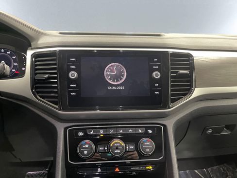 Used 2023 Volkswagen Atlas SE image 15
