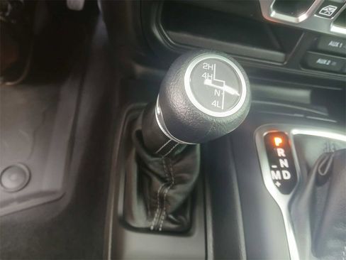 New 2025 Jeep Gladiator Sport image 20