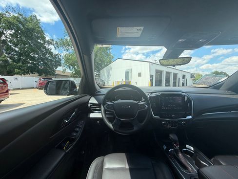 Used 2023 Chevrolet Traverse RS w/ LPO, Floor Liner Package AWD/4WD image 2