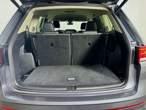 Used 2025 Volkswagen Atlas SE image 30