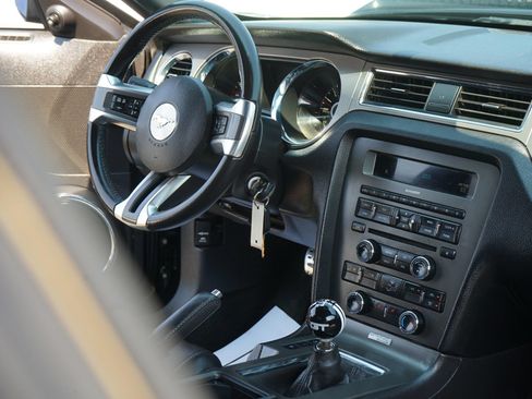 Used 2014 Ford Mustang GT RWD image 15