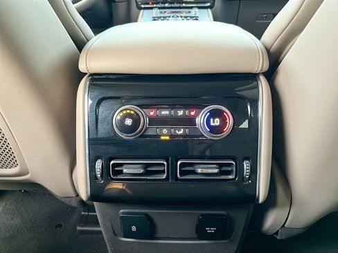 Used 2023 Lincoln Aviator Standard w/ Elements Package image 25