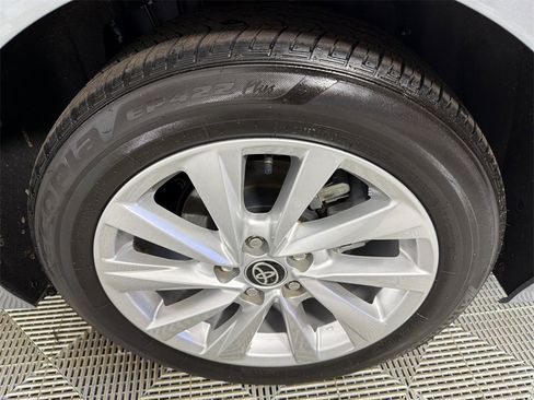 Used 2023 Toyota Camry LE image 19