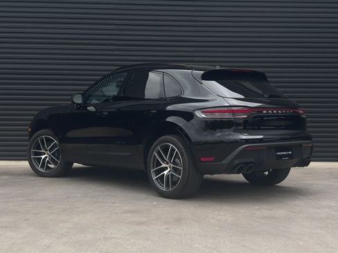 Certified 2026 Porsche Macan image 3