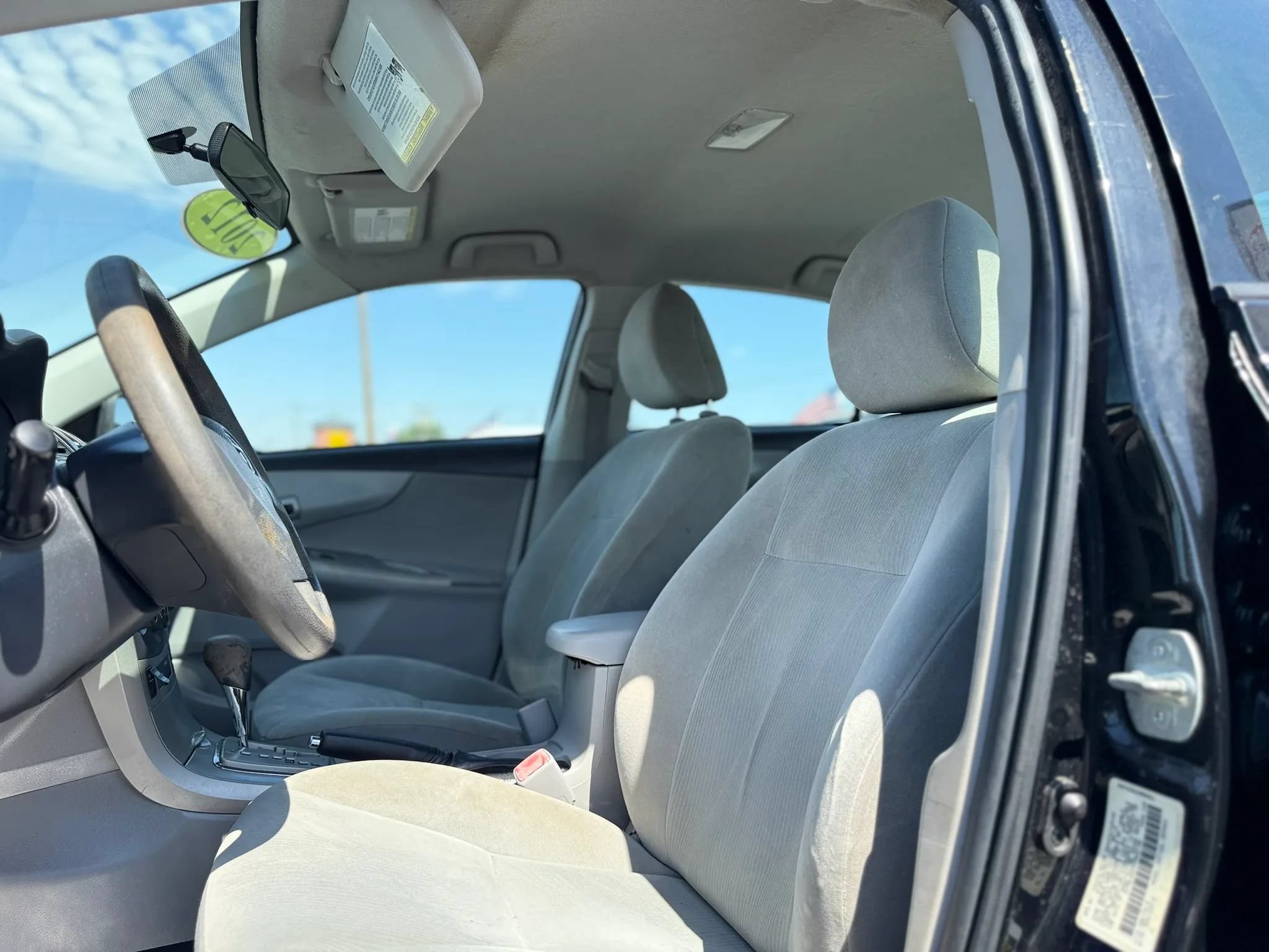 Used 2012 Toyota Corolla LE FWD image 12