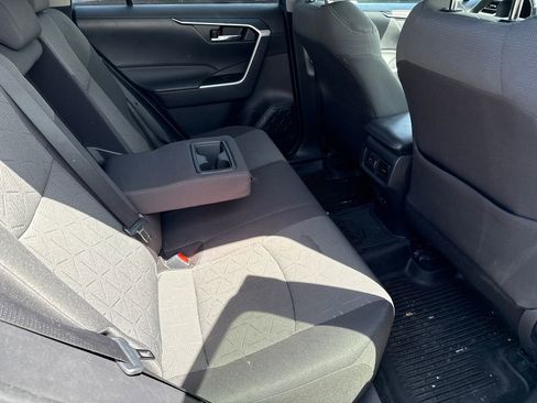Used 2022 Toyota RAV4 XLE w/ Convenience Package image 11
