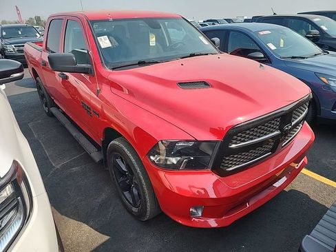Used 2022 RAM 1500 Express w/ Wheel & Sound Group AWD/4WD image 4