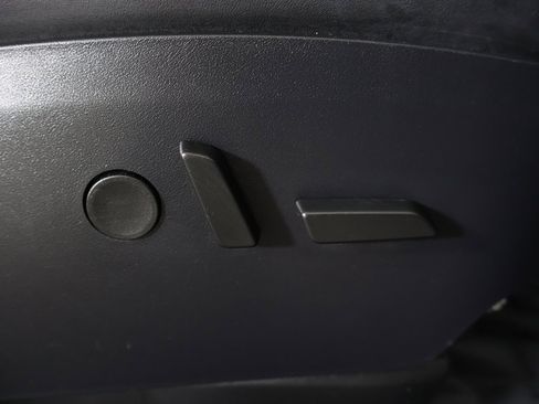 Used 2020 Tesla Model X Long Range image 32