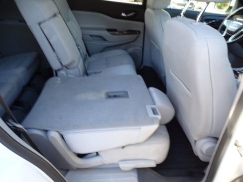 Used 2023 GMC Acadia SLE w/ Infotainment Package image 45