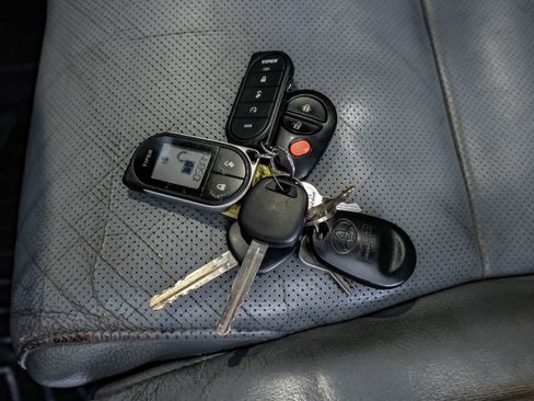 Used 2012 Toyota Tundra Limited image 63