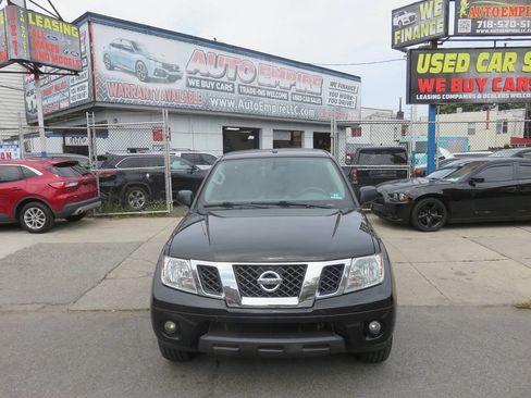 Used 2018 Nissan Frontier SV w/ Value Truck Package AWD/4WD image 7