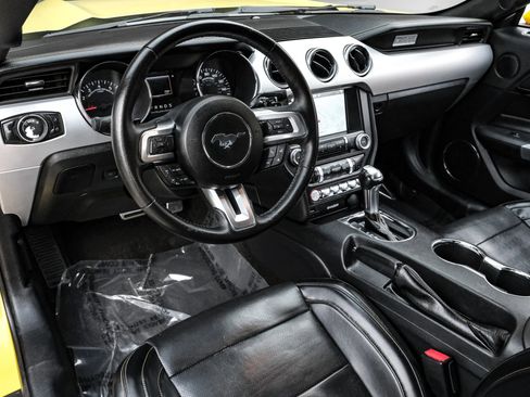 Used 2016 Ford Mustang Premium image 2