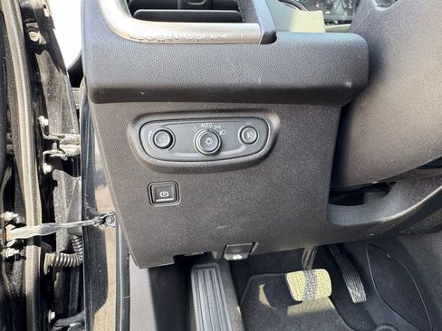 Used 2018 GMC Terrain Denali w/ Advanced Safety Package image 26