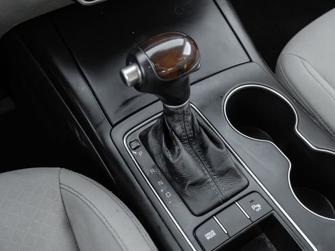 Used 2017 Kia Sorento LX w/ LX Convenience Package image 27